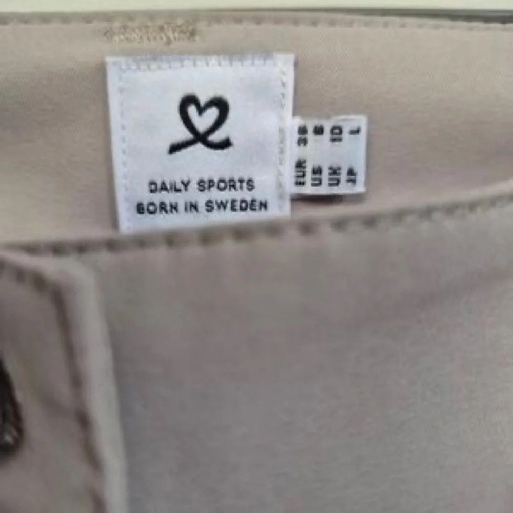 Lilly Pulitzer Beige Straight-Leg Pants - Picture 6 of 8